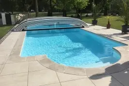 Pool München mit Poolüberdachung